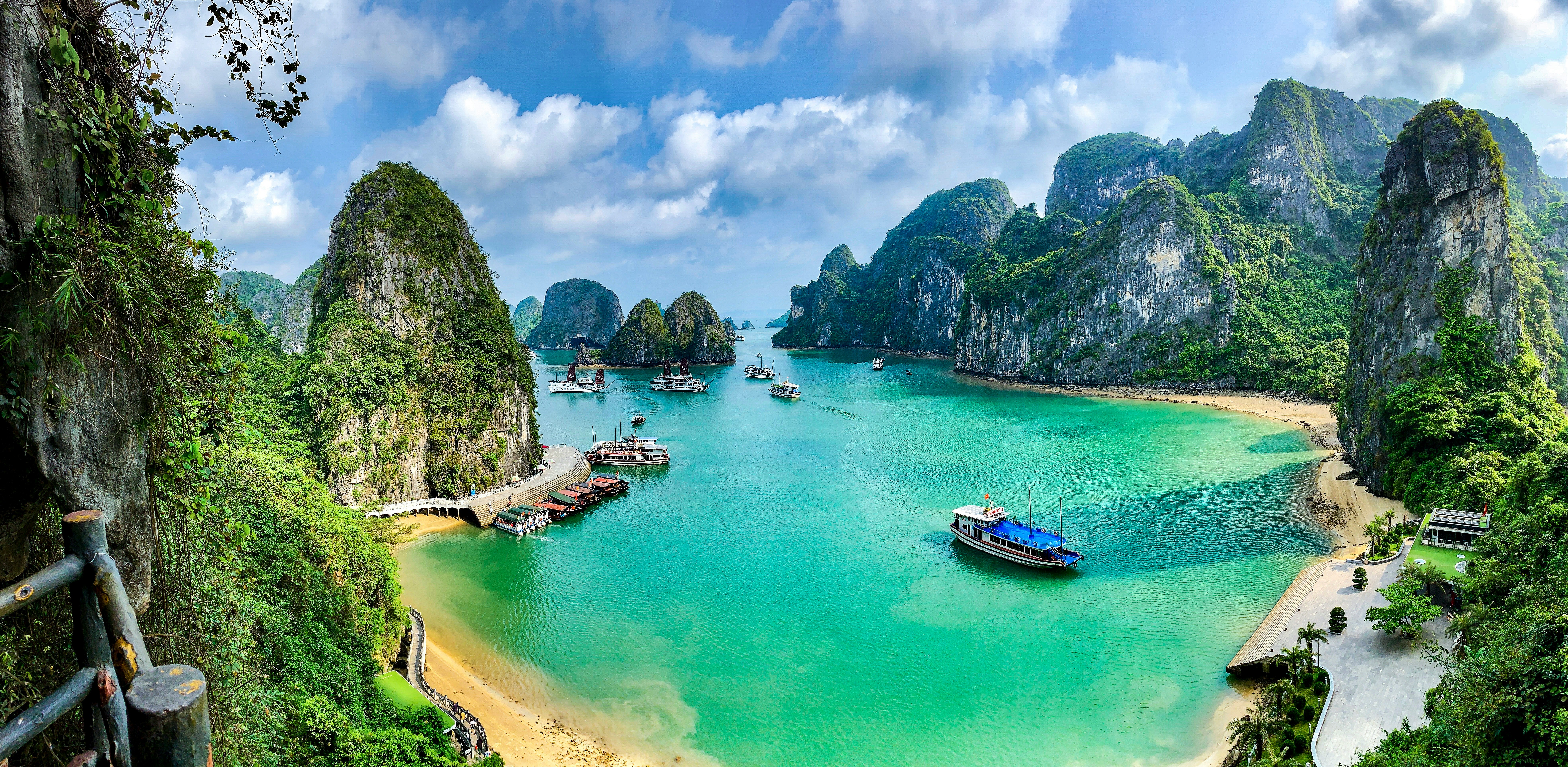How much does a Ha Long Bay cruise wedding cost? (Singapore couples guide)