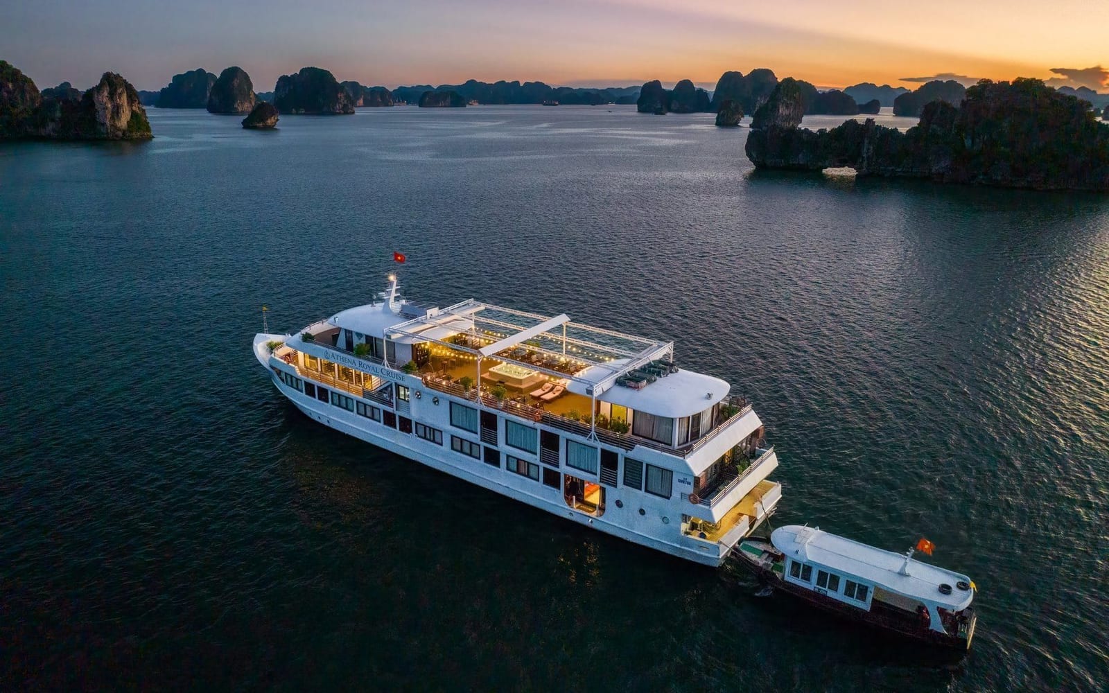 Ha Long, Lan Ha or Bai Tu Long: which bay for your wedding